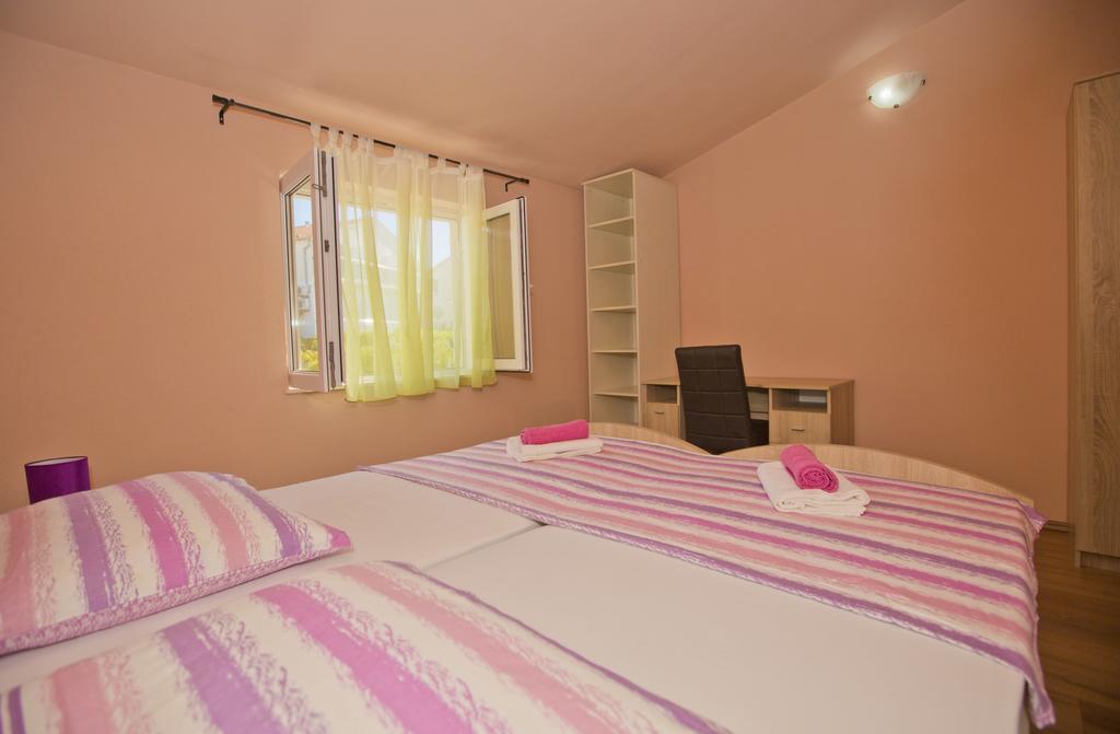 Apartmani Vini Хвар Экстерьер фото
