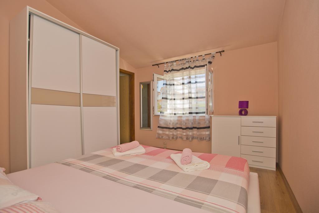 Apartmani Vini Хвар Экстерьер фото