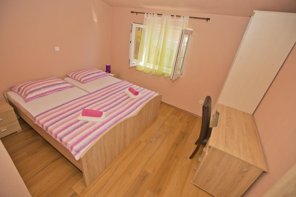 Apartmani Vini Хвар Экстерьер фото
