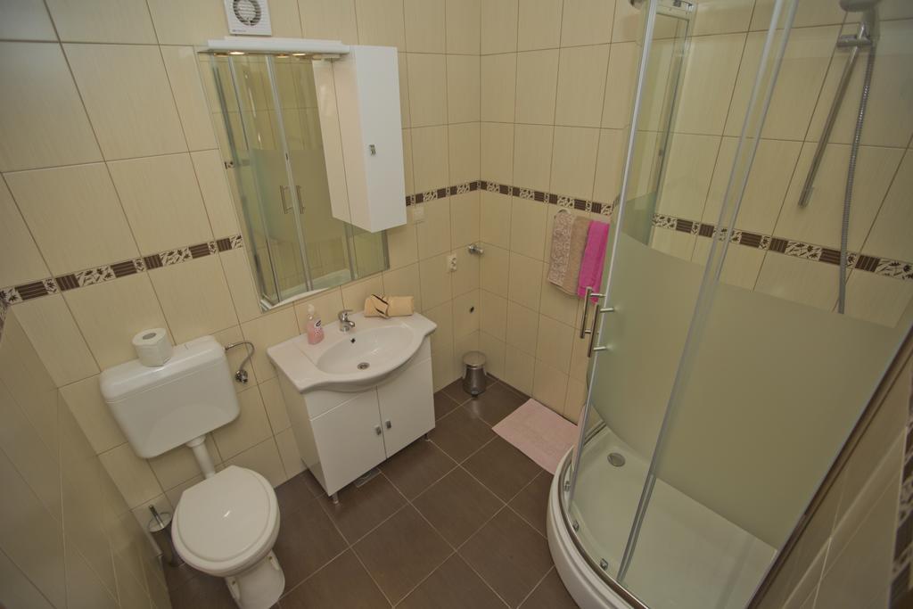 Apartmani Vini Хвар Экстерьер фото